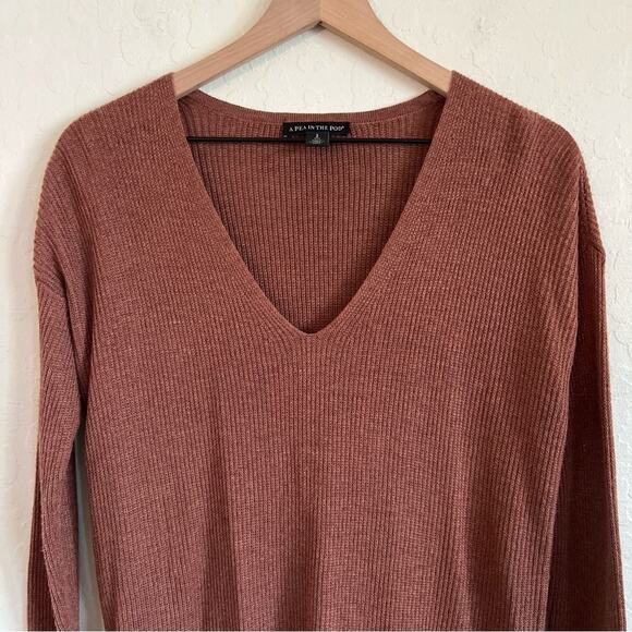 A Pea In The Pod Long Sleeve V-Neck Tunic Sweater Small Rust Brown Maternity - Picture 2 of 6